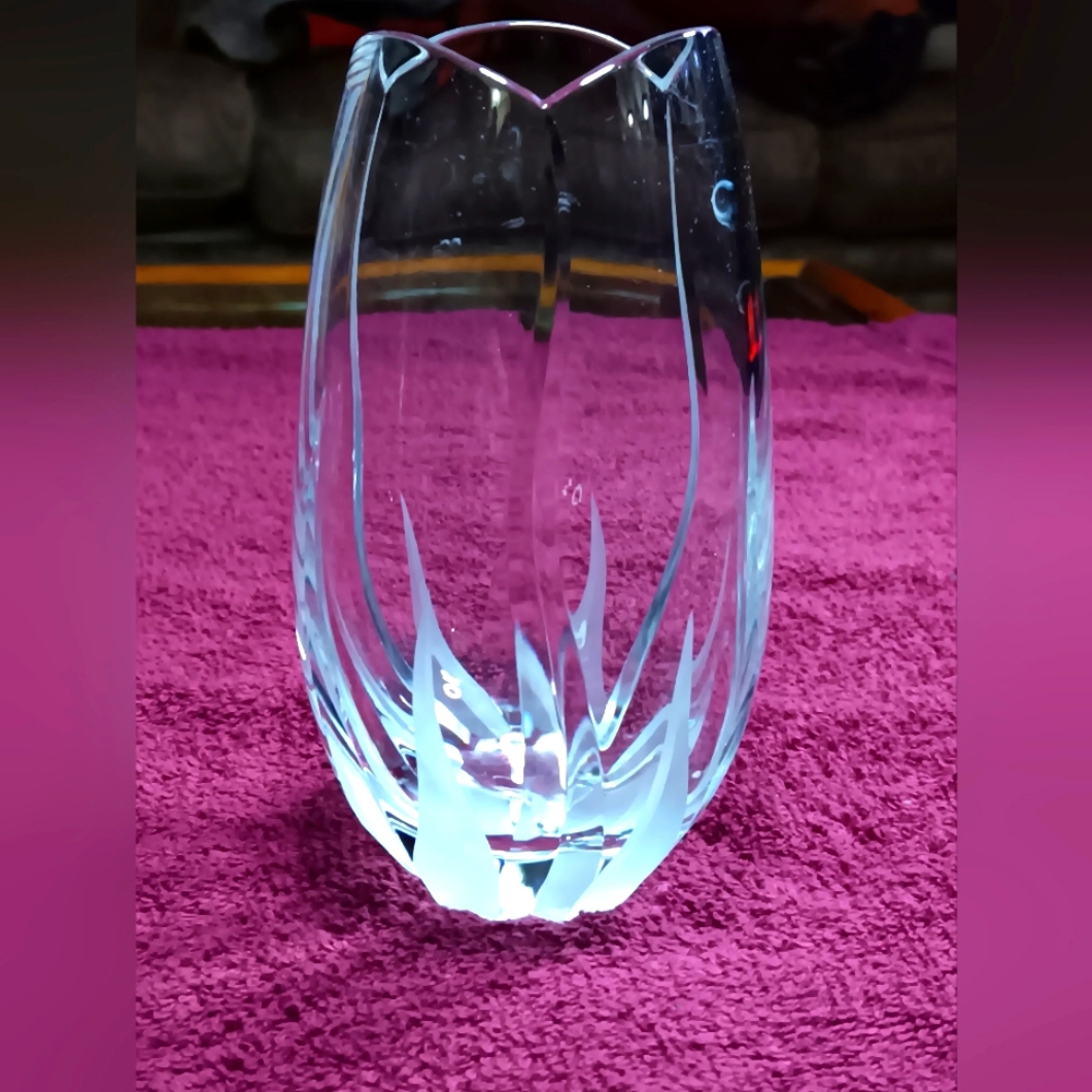 Mikasa Flame D'Amore 5" Flower Vase